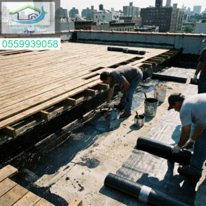 איטום יסודי לגגות ומרפסות לפני התקנת דק עץ להגנה מושלמת ועמידות לאורך זמן.